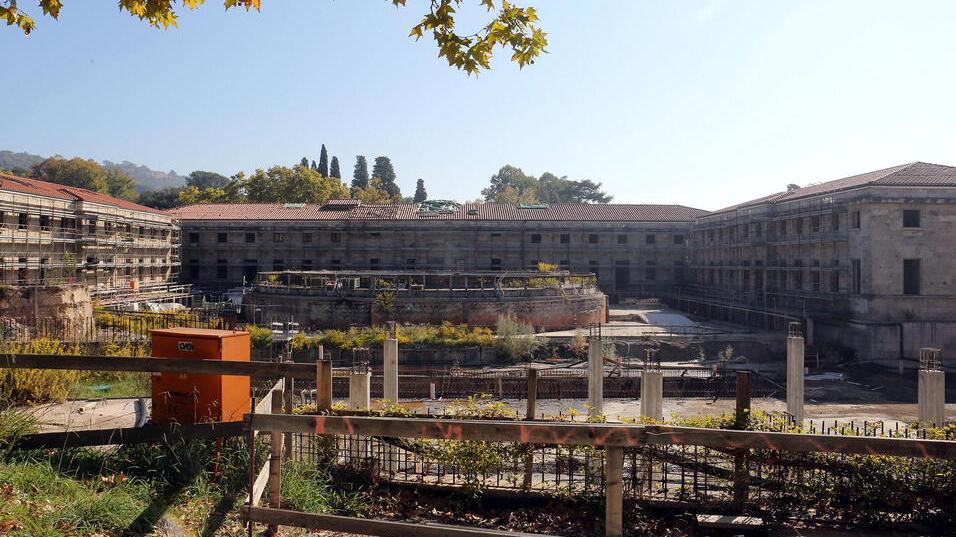 Il cratere delle Leopoldine in pineta (foto Nucci)