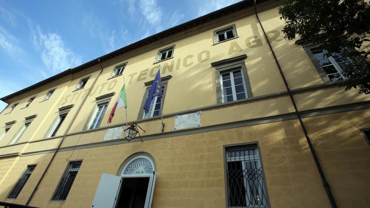 La sede dell'istituto agrario di viale Ricciano (foto Nucci)