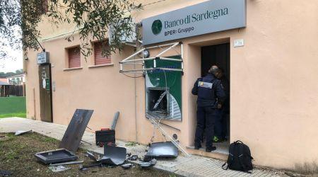 Bomba al bancomat, caccia alla banda: uno dei rapinatori è ferito