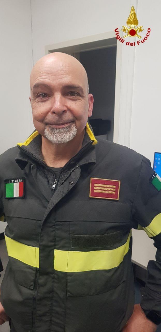 Lucca, il saluto dei vigili del fuoco al capo reparto Stefano Panconi
