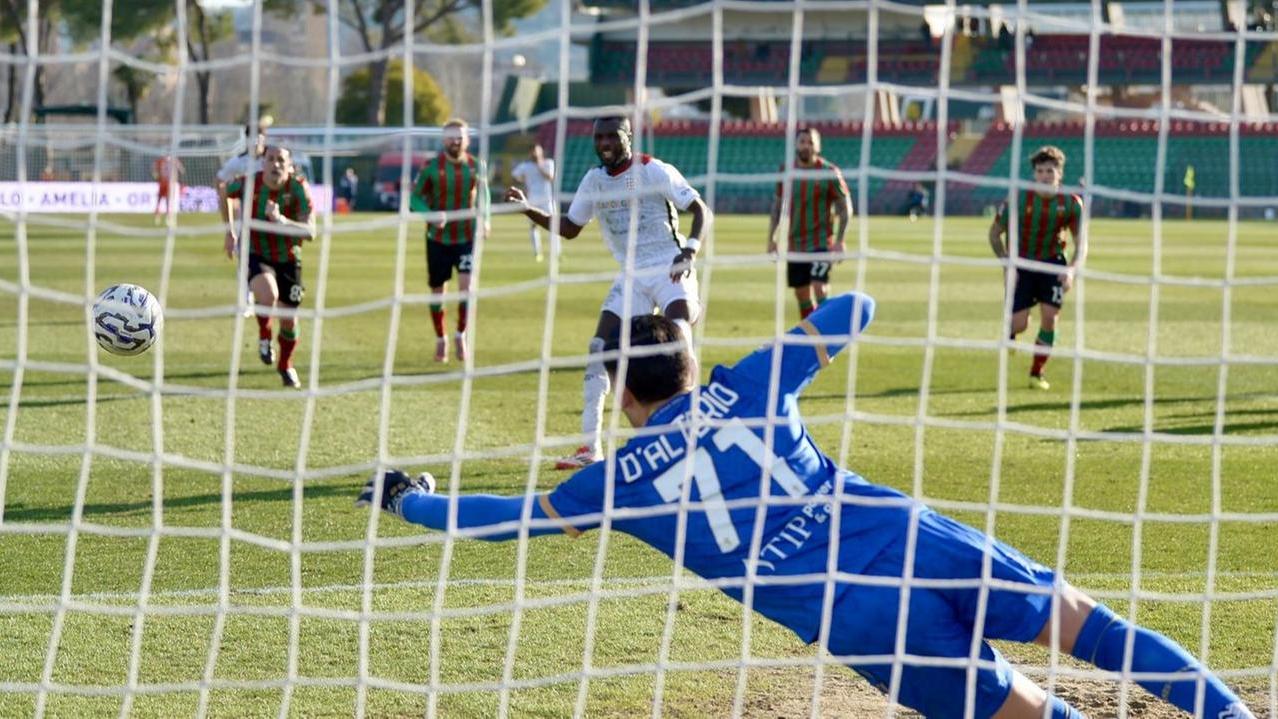 Il rigore di Adama Diakite <em>(foto Ufficio stampa Ternana)</em>