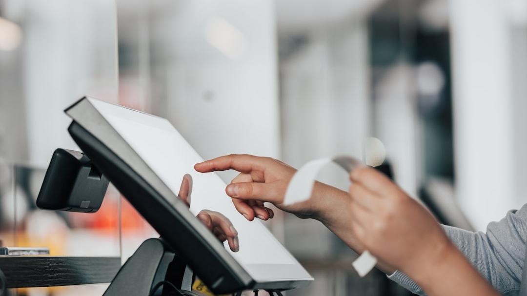 Cassiera licenziata dopo 30 anni per un flacone di detersivo da 2,9 euro