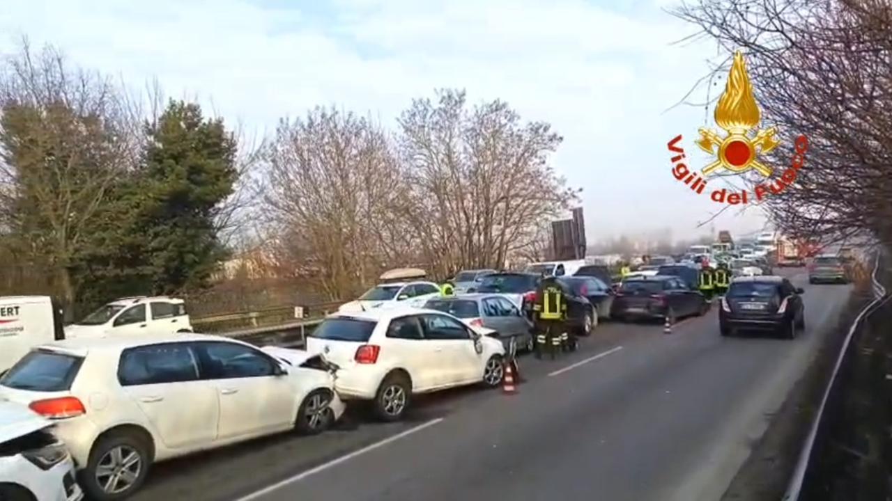 Tamponamento a catena in tangenziale a Modena: 15 auto coinvolte e traffico in tilt