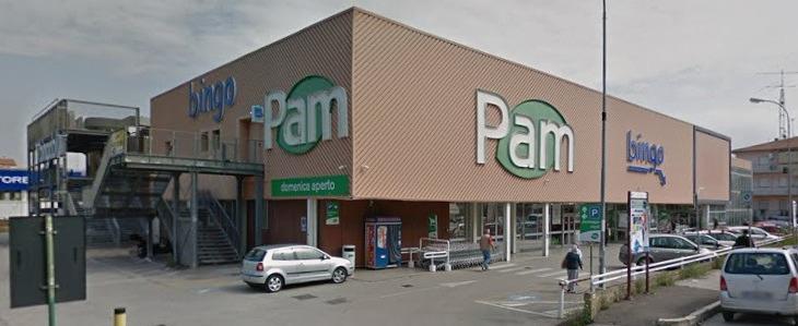 Storica dipendente licenziata da Pam per 2,9 euro: il caso toscano adesso diventa politico