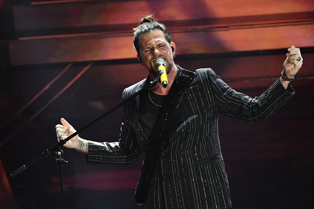 Sanremo, Enrico Nigiotti: «In un mondo di “fra” e “bro” le mie ali sono le persone vere» – Di cosa parla la canzone