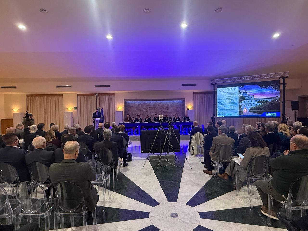 
	Un momento dell'incontro organizzato&nbsp;dal Propeller Club all'Accademia Navale a Livorno

