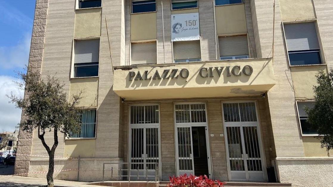 Insulti social alla premier Meloni, il consigliere comunale di Nuoro: «Mi scuso con i cittadini»