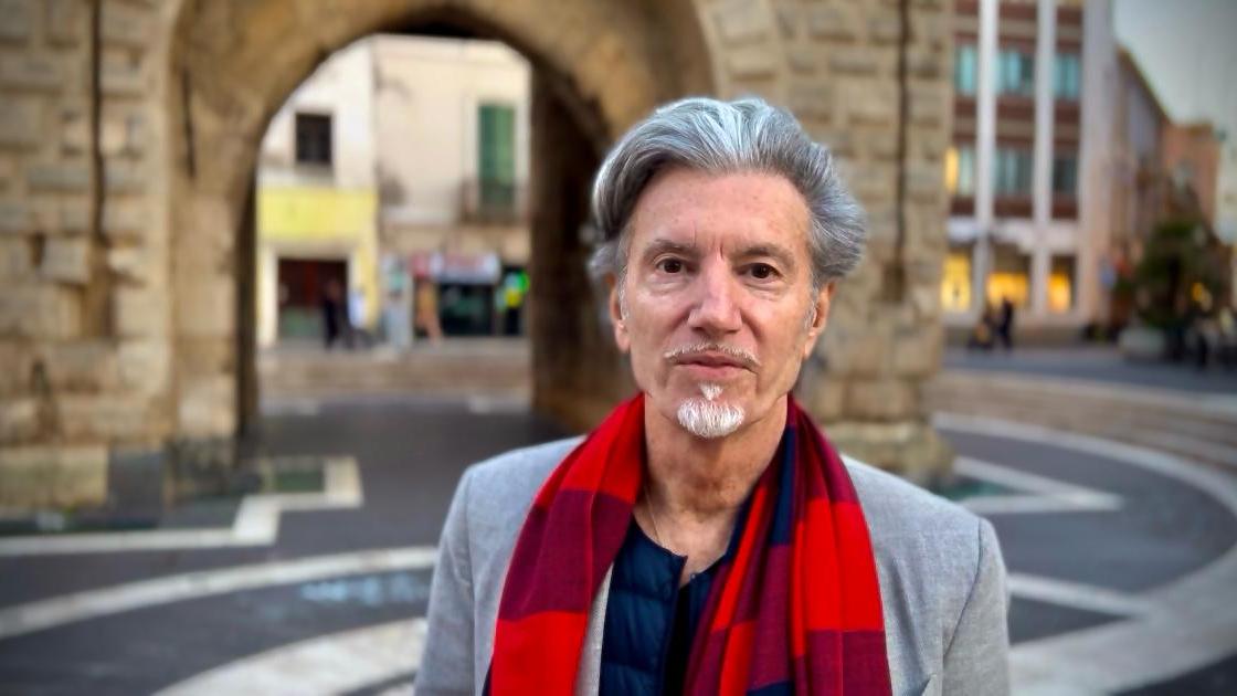 Anthony LaMolinara, il premio Oscar che vive in Sardegna: «Storia, mare, libertà: ecco perché ho scelto l’isola»