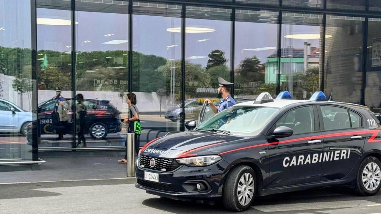 Ladro con la passione del bricolage: evade dai domiciliari per rubare gli attrezzi al centro commerciale