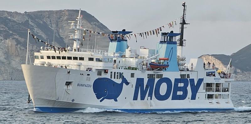 Dopo lo stop e i viaggi in gommone riparte il traghetto per la Corsica – Ecco quando