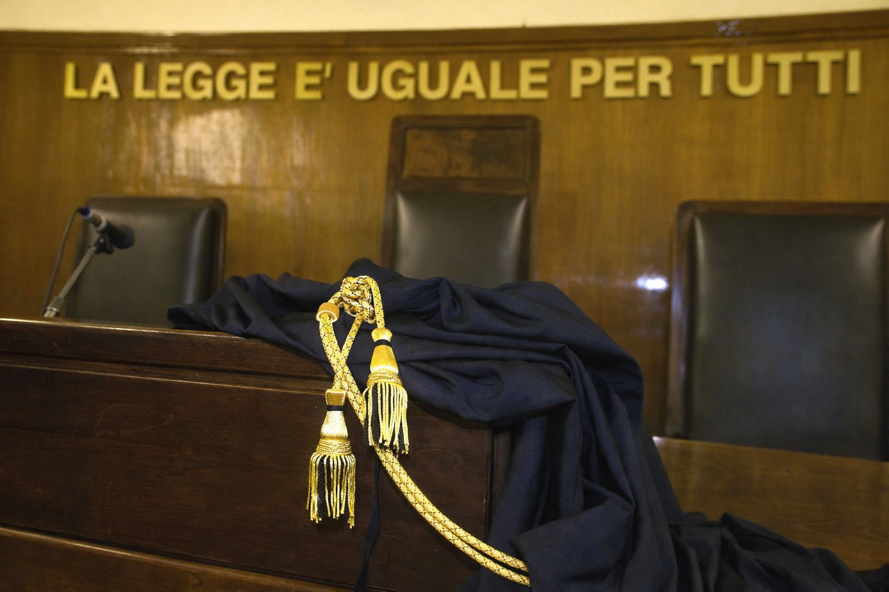 Straniera occupa abusivamente una casa popolare, ma il giudice la assolve: «Aveva diritto all’alloggio»