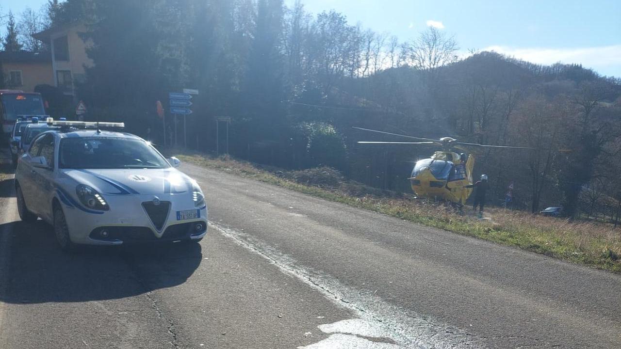 Investito da un’auto mentre fa jogging: ferito un assistente scelto della polizia locale