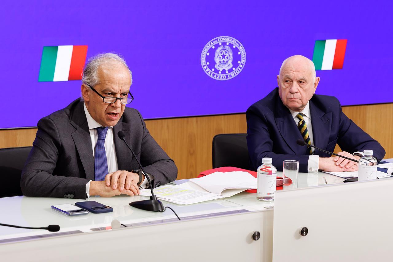 Decreto sicurezza approvato dal governo: fermo fino a 12 ore, procedibilità d’ufficio e nuove regole per le forze dell’ordine – Tutte le novità