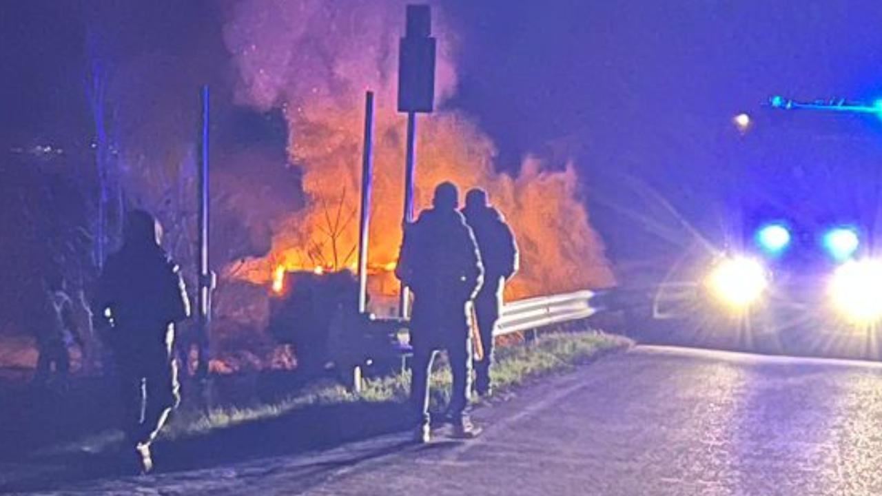 Auto in fiamme, paura a Savignano