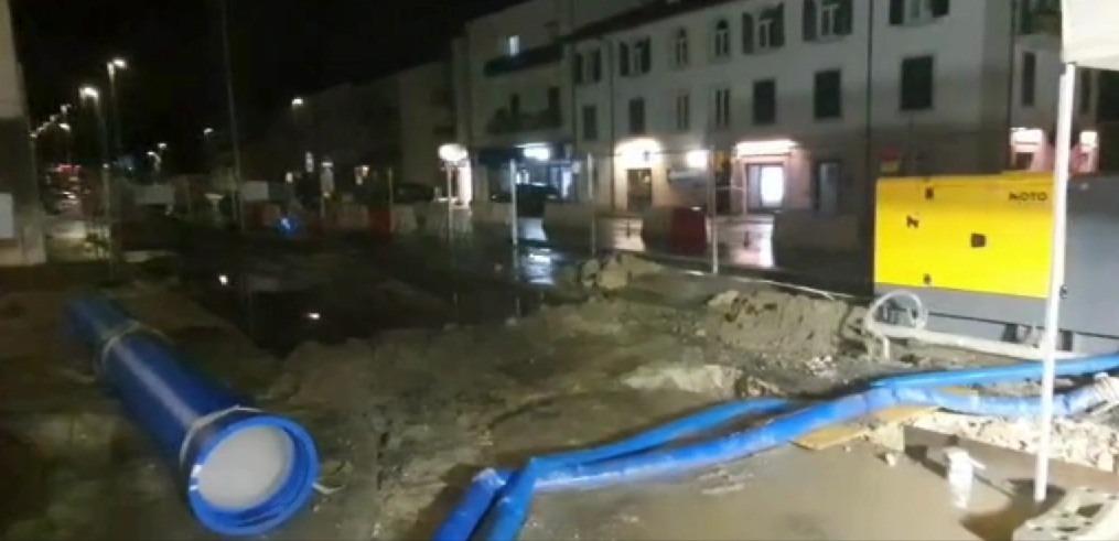 Viareggio, stop acqua per 13.600 utenti: prolungata l’interruzione idrica