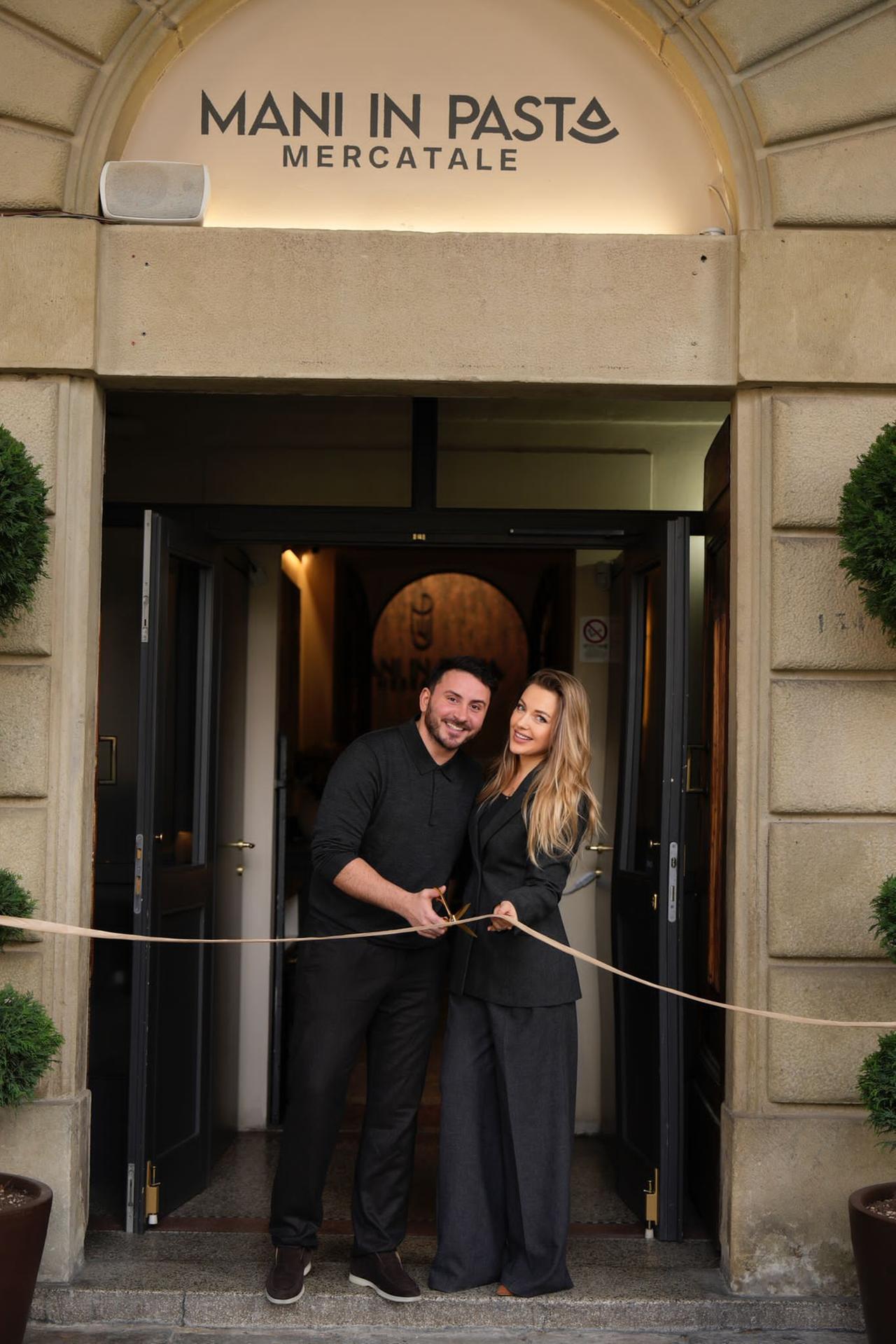 
	L'inaugurazione del locale

