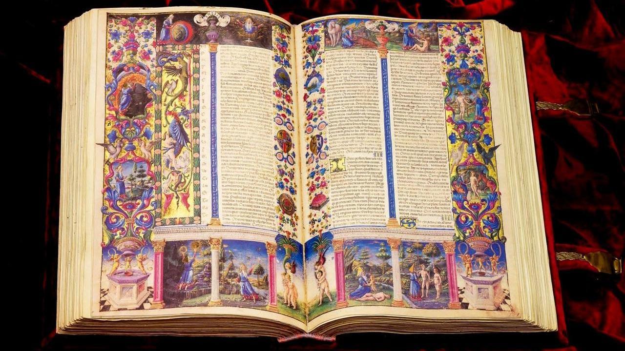 La Bibbia di Borso d’Este è tornata a Modena: tre giorni per ammirarla