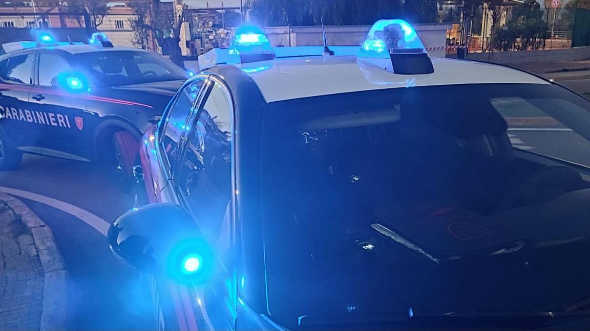 Furto con spaccata nel salone di parrucchieri nel centro: tre arresti