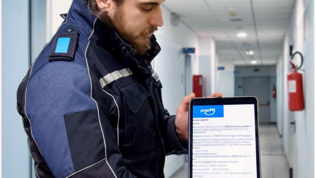 Le mail truffa chiedono di pagare tramite PagoPA