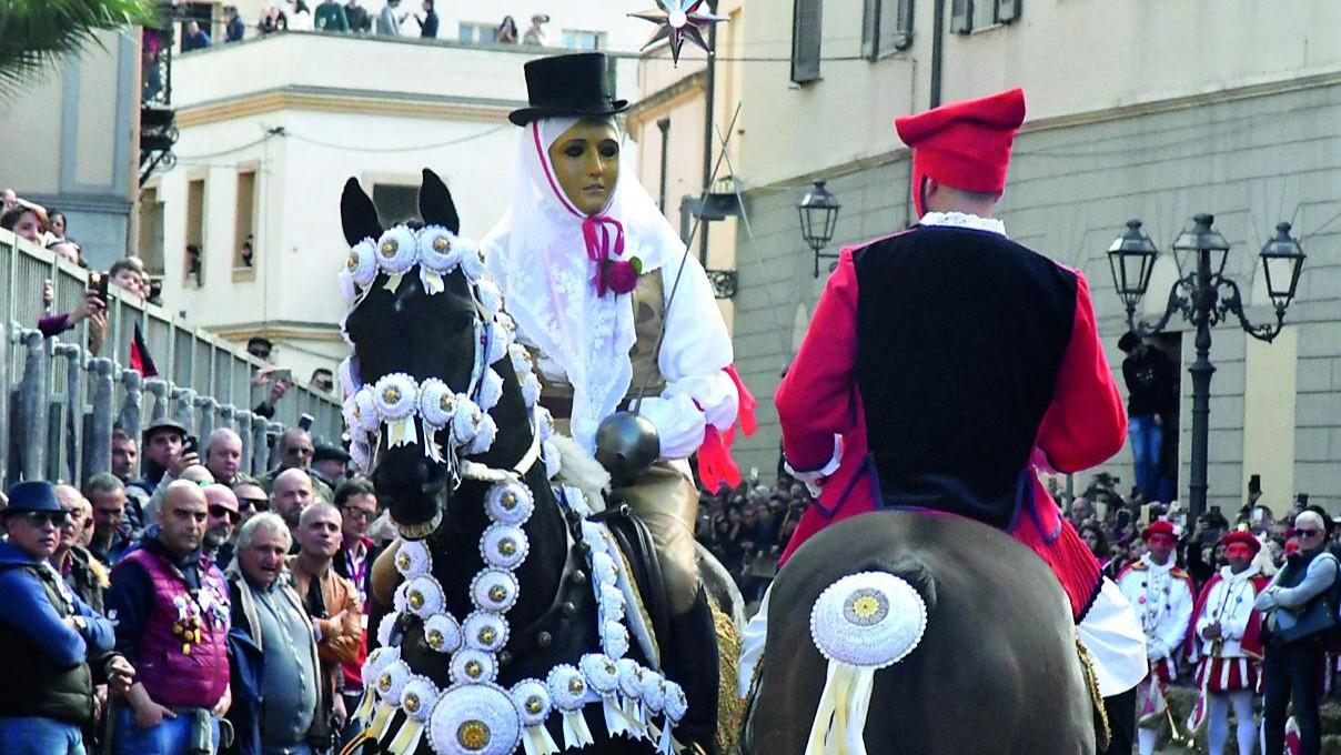 Il sindaco di Oristano ai cavalieri: «La Sartiglia si farà, mi assumerò io la responsabilità»