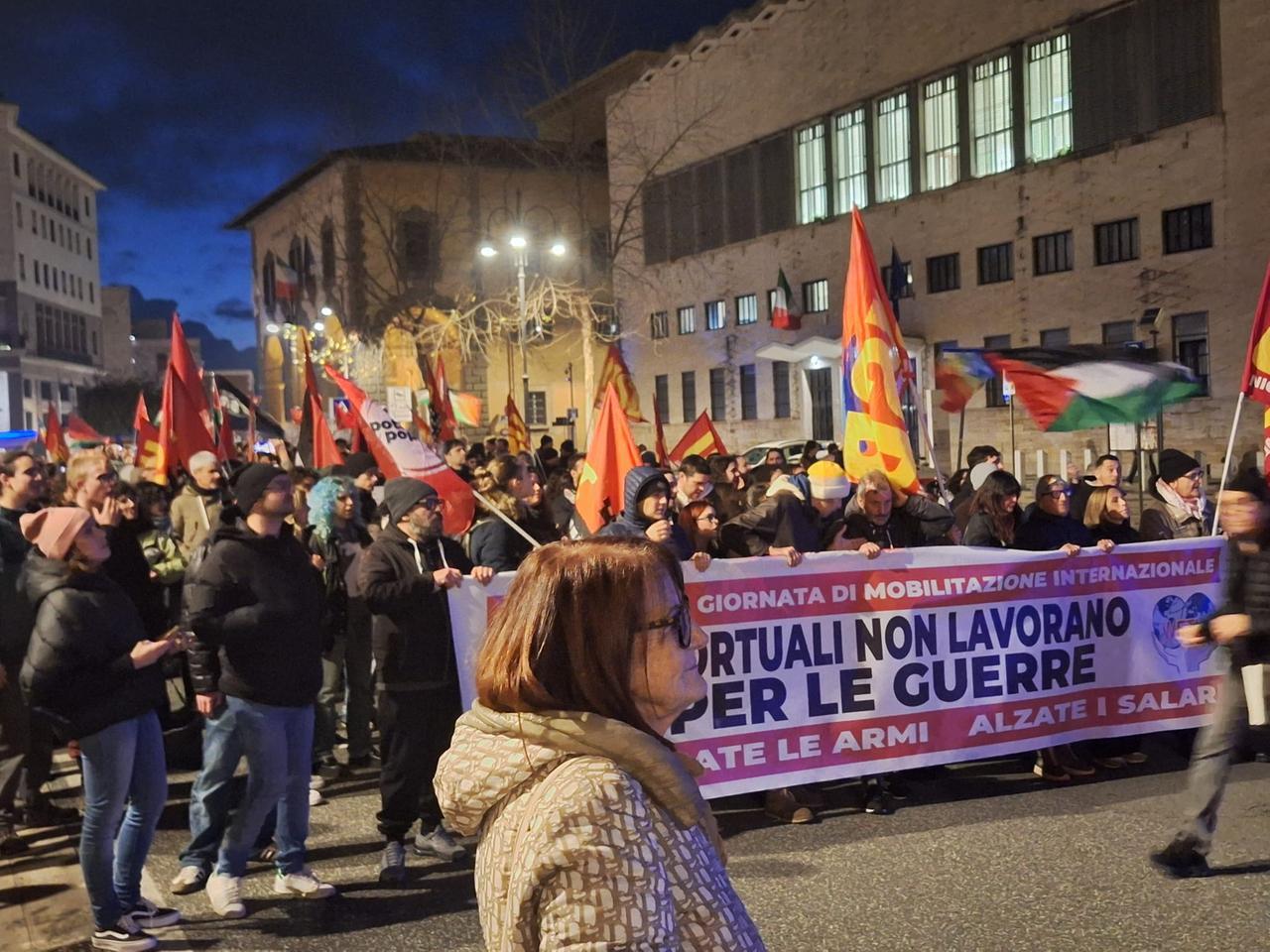 Importante partecipazione alla manifestazione dei portuali per la pace