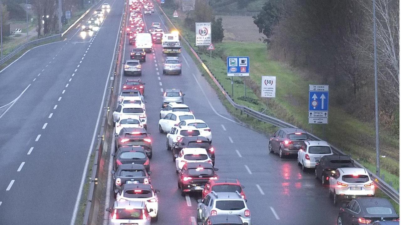 Code sulla Fi-Pi-Li (foto d'archivio)