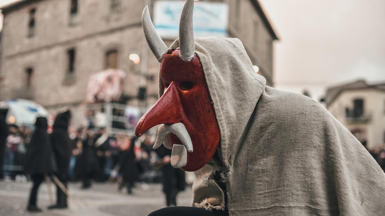 La maschera tradizionale di Orani