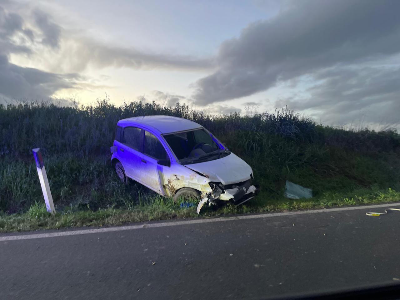 Si schianta in auto sulla provinciale, un’altra tragedia sulle strade dell’isola: muore 19enne