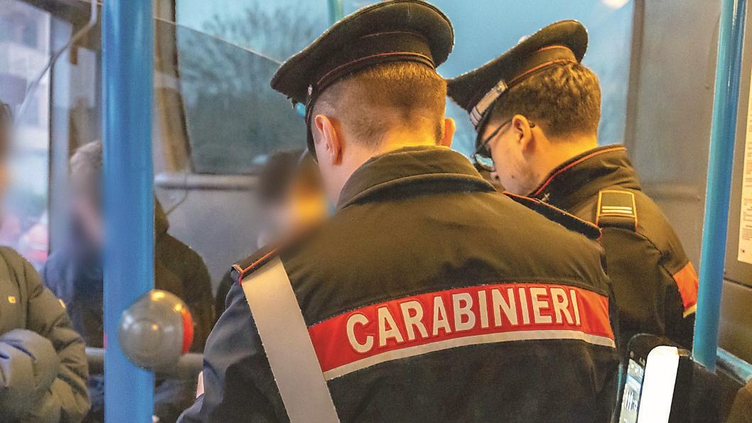 Rissa tra ragazzini in corriera, intervengono i carabinieri di Copparo