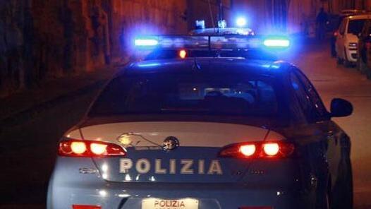 Una volante della polizia (foto d'archivio)