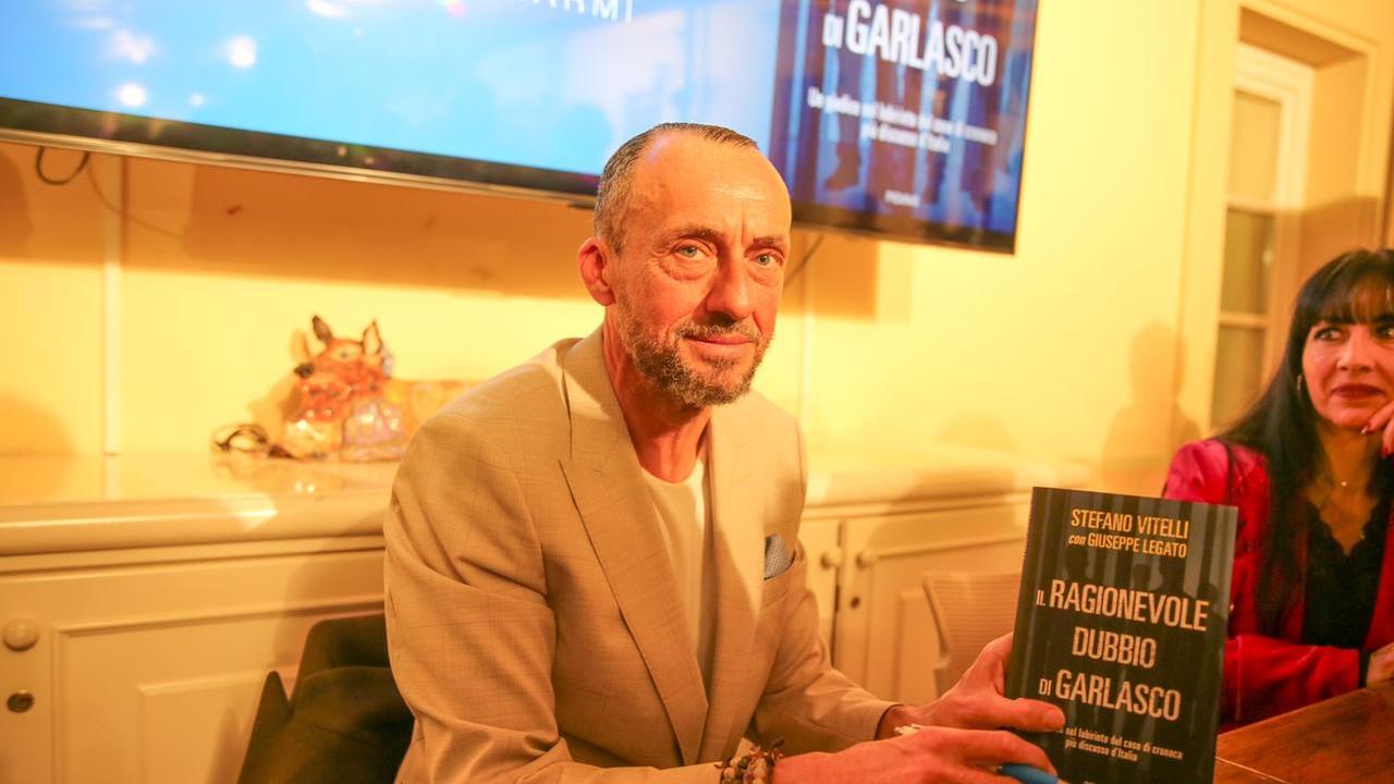 Il magistrato Stefano Vitelli durante la presentazione in anteprima nazionale del libro “Il ragionevole dubbio di Garlasco” a Villa Bertelli (foto Iacopo Giannini)