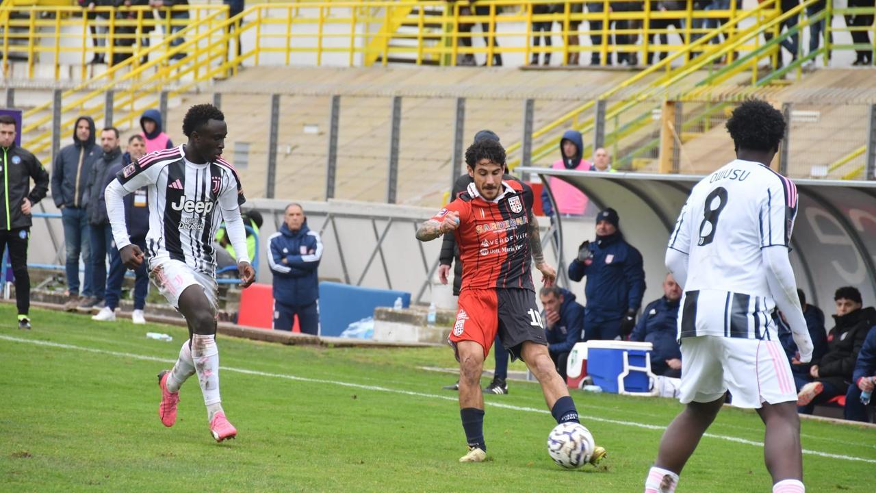 Torres-Juventus Next Gen 0-1: Terminato il primo tempo, ospiti in vantaggio, rossoblù in 10 – LA DIRETTA