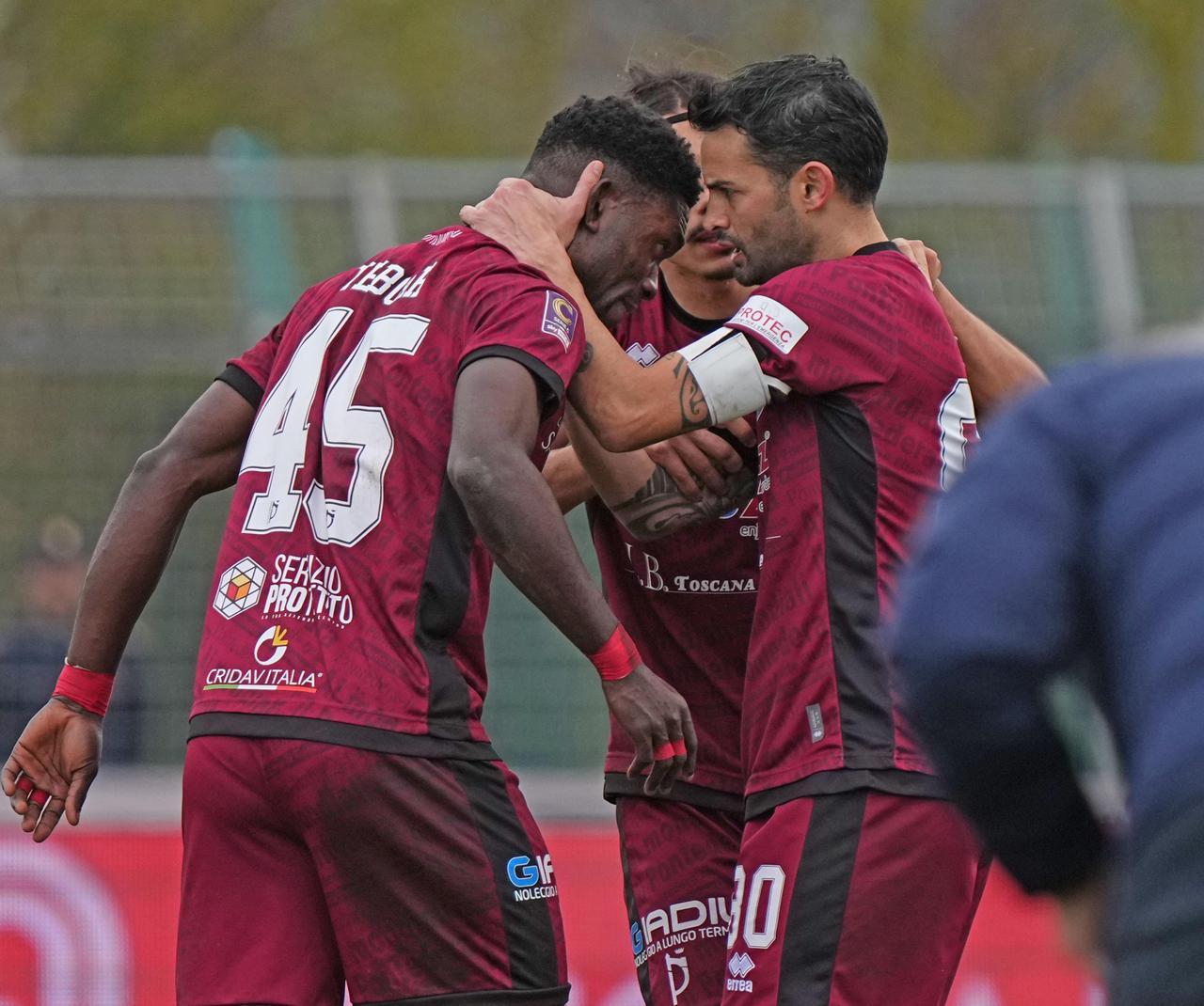 Il Pontedera è vivo, 2-2 con la Ternana: ma per non morire servono le vittorie