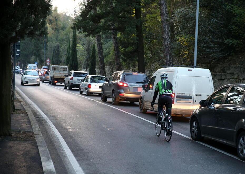 Montecatini, chiude al traffico un tratto di viale Bustichini per i lavori all’acquedotto