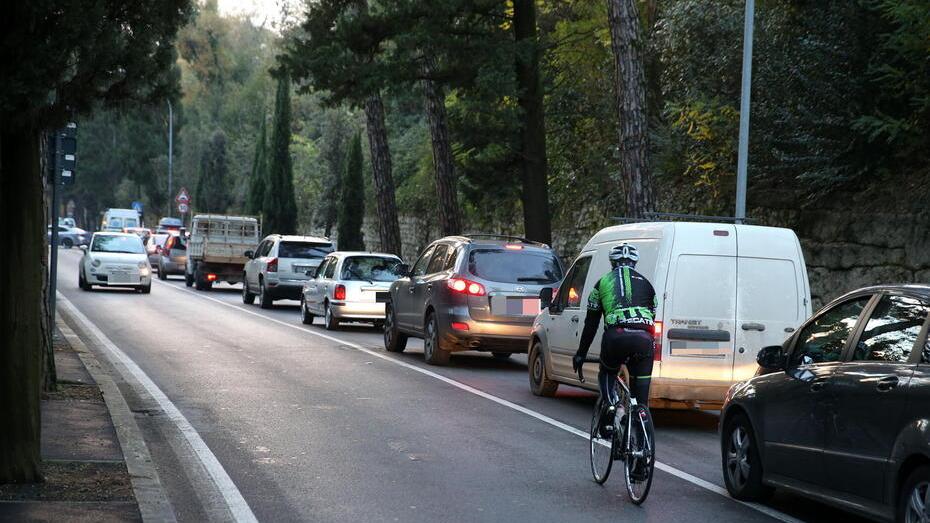 Montecatini, chiude al traffico un tratto di viale Bustichini per i lavori all’acquedotto