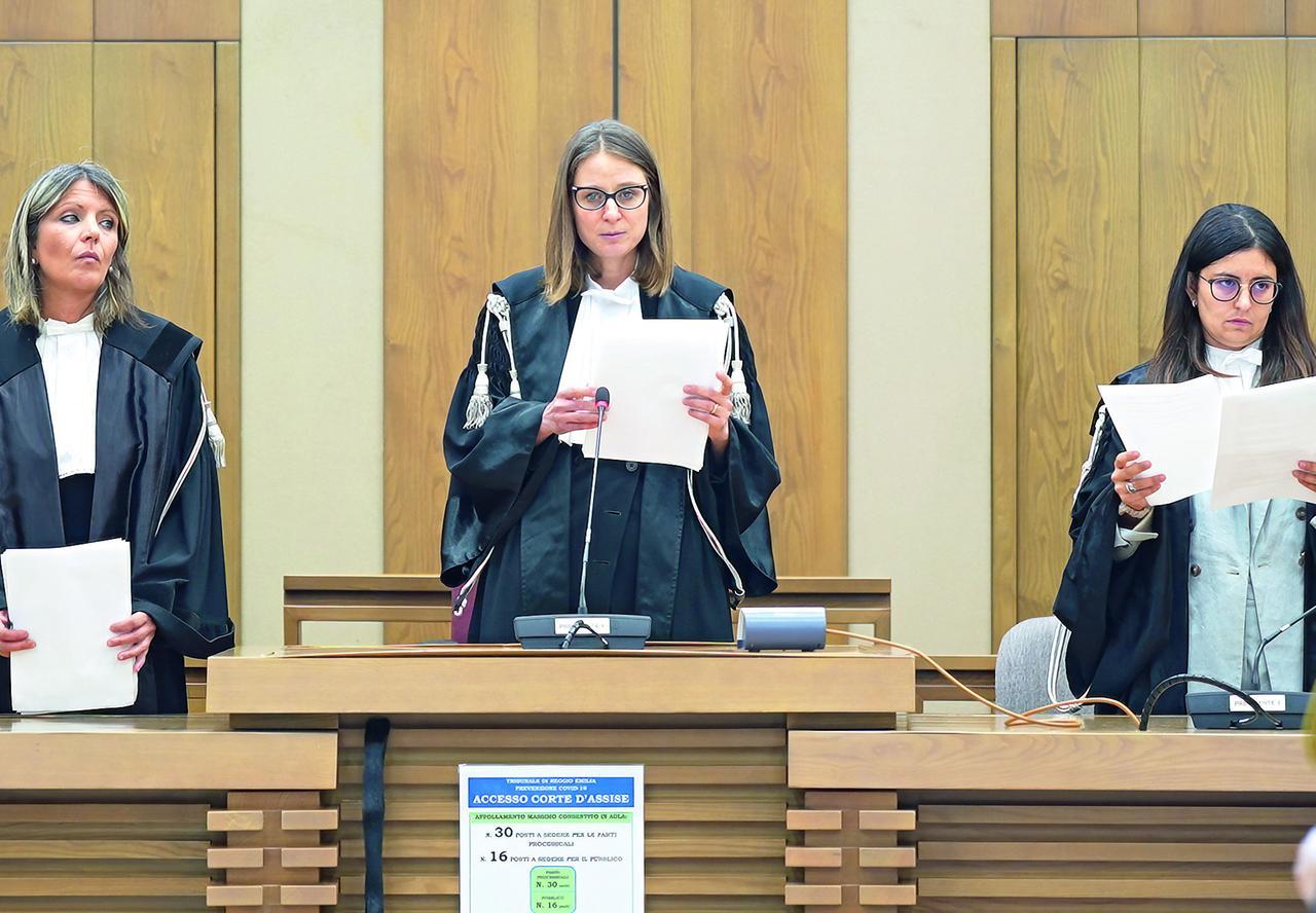 Caso affidi a Bibbiano, le motivazioni della sentenza di primo grado: «Svelata l’insussistenza di moltissime ipotesi di reato»