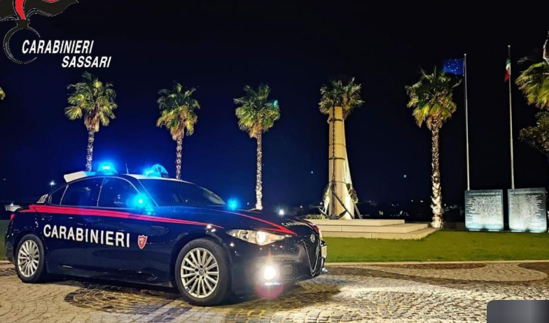 Grimaldelli e attrezzi da scasso in auto: arrestato 39enne