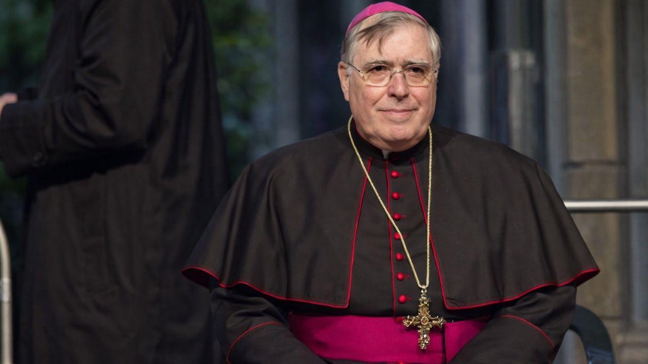 Monsignor Riccardo Fontana (foto Facebook)