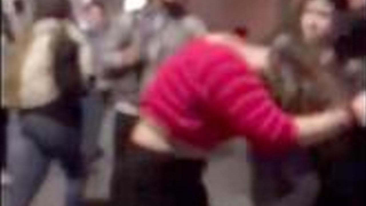 Una tredicenne è stata aggredita da tre coetanee