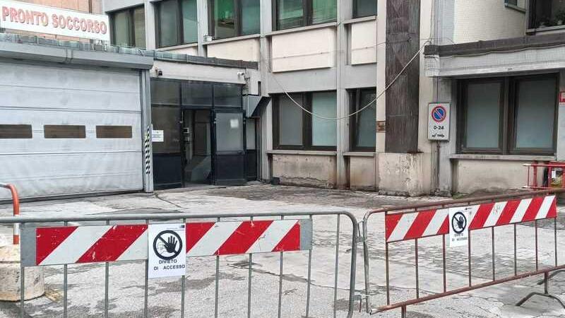 Transennato l’accesso al pronto soccorso dell’ospedale di Pescia