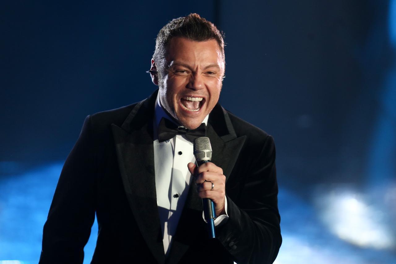 
	Tiziano Ferro sul palco di Sanremo nel 2020

