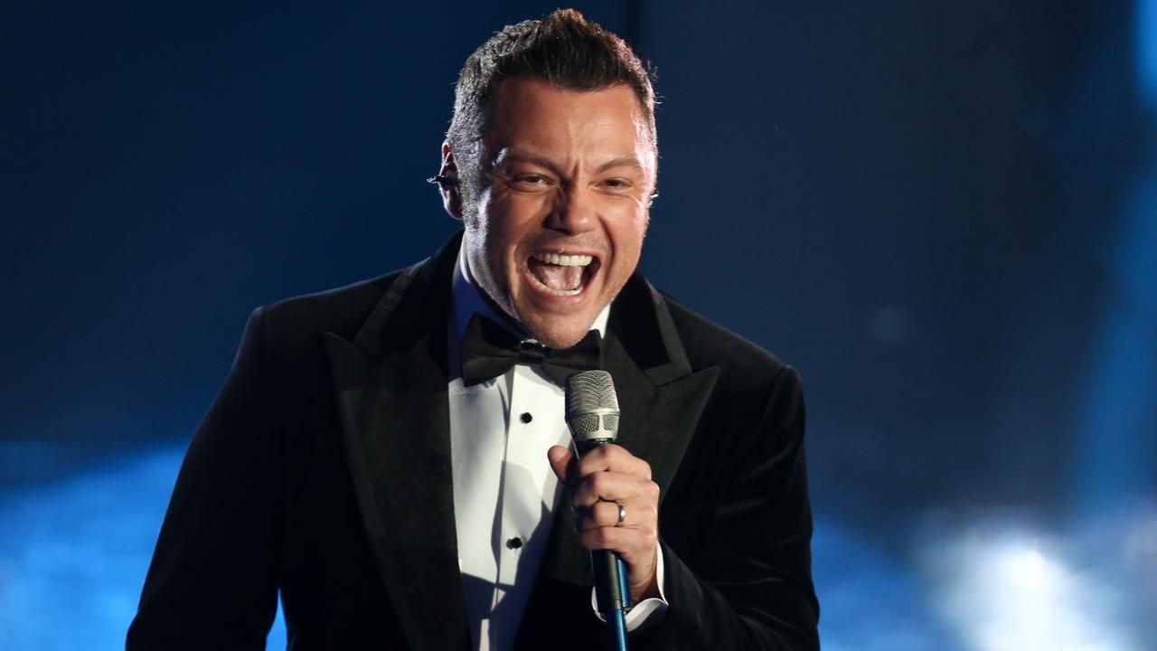 Tiziano Ferro sul palco di Sanremo nel 2020