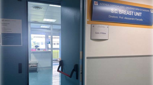 Tumore al seno, Antonella in cura alla Breast Unit di Sassari: «Non so come andrà, ma sarò sempre grata per le cure e la grande umanità»