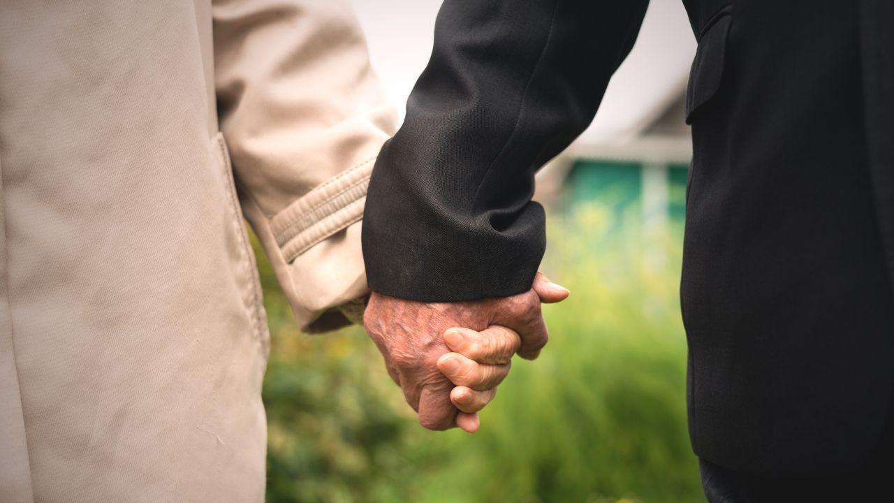 Marito e moglie sono morti a tre ore di distanza 