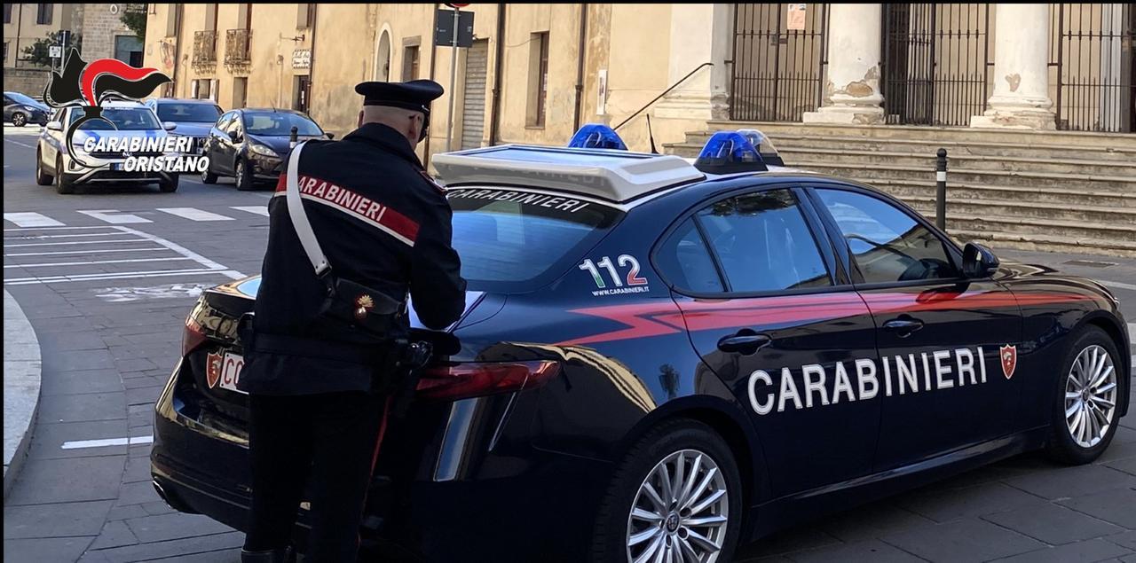 Shopping e prelievi con la carta di credito rubata in ospedale a un paziente