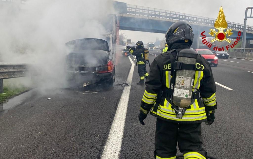 
	L'intervento dei vigili del fuoco in A1

