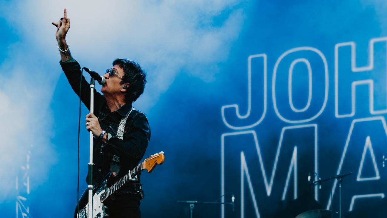 In Sardegna arriva il chitarrista Johnny Marr: ecco dove e quando
