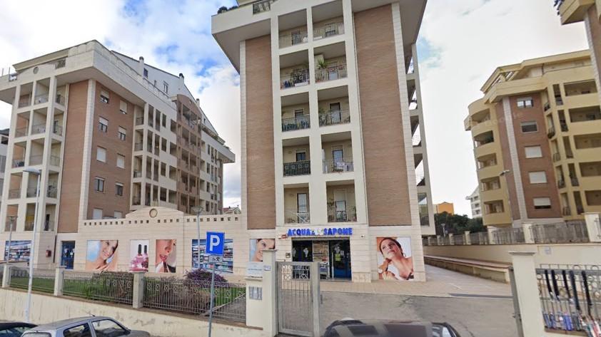 Sassari, ruba profumi per 600 euro: lui arrestato ma il bottino non si trova