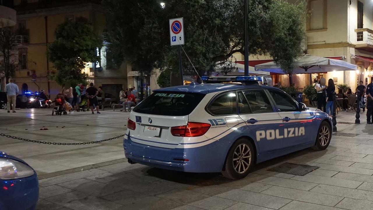 Droga nelle tasche e in casa, giovane arrestato per spaccio
