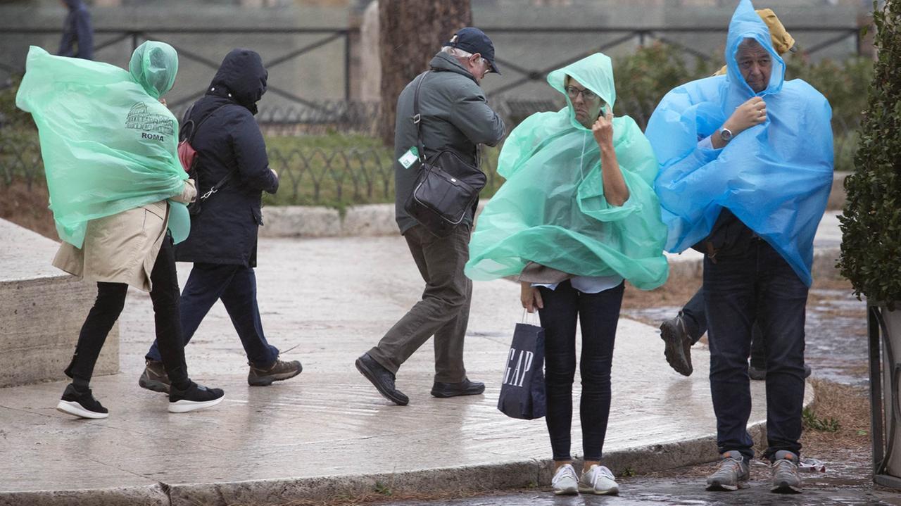 Ciclone di San Valentino, vento a 140 chilometri orari e temporali: ecco le zone più colpite